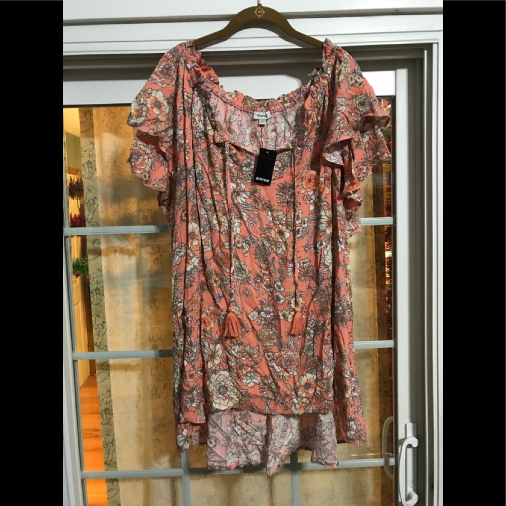 Avenue 30/32 flutter peach shirt NWT